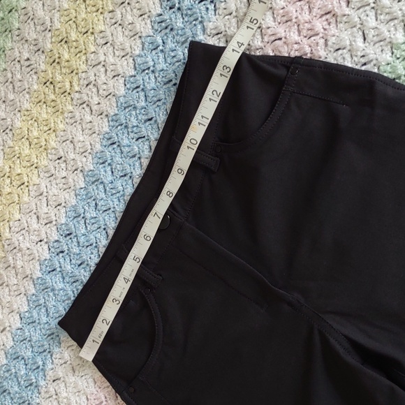 Lululemon Size 4 Black City Sleek 5-Pocket 7/8 Pant W5CZIS - Picture 10 of 16